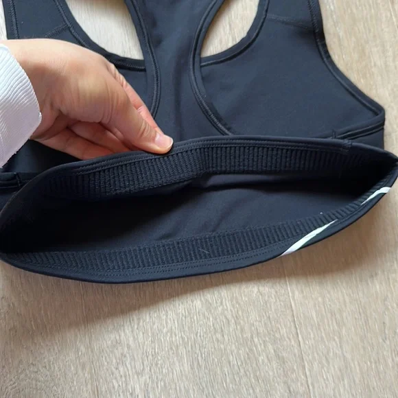 nike dri fit sports bra black size s euc - Picture 3 of 8
